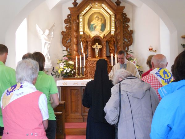 Pfarrer Buß:  Mit Maria unterwegs auf dem Pilgerweg des Lebens – dann geht’s leichter und besser.